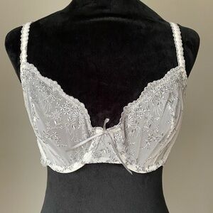 Apt9 Ivory and Grey Lace Sheer Demi Bra